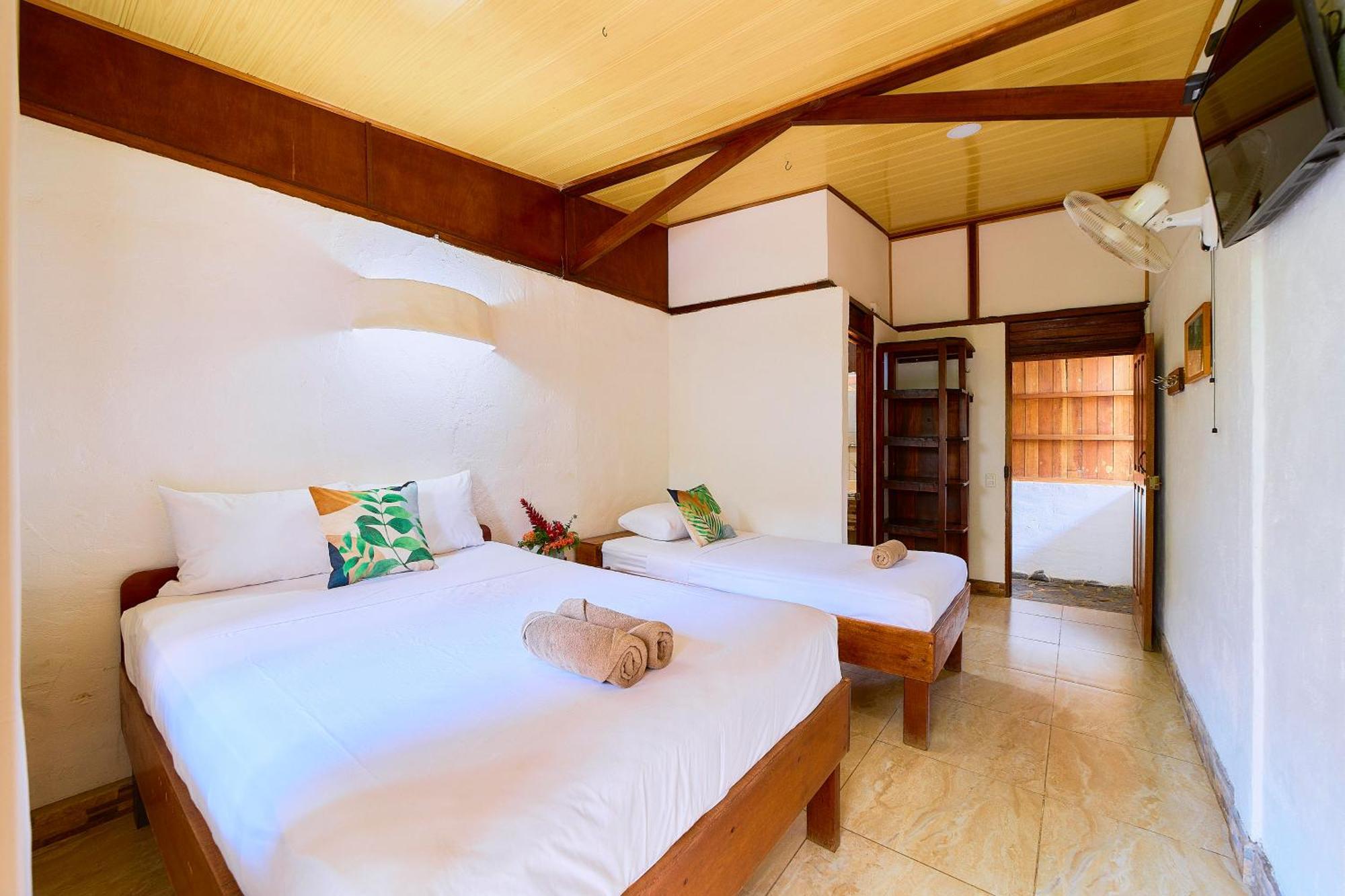 Cabinas Montesol Puerto Viejo de Talamanca Εξωτερικό φωτογραφία