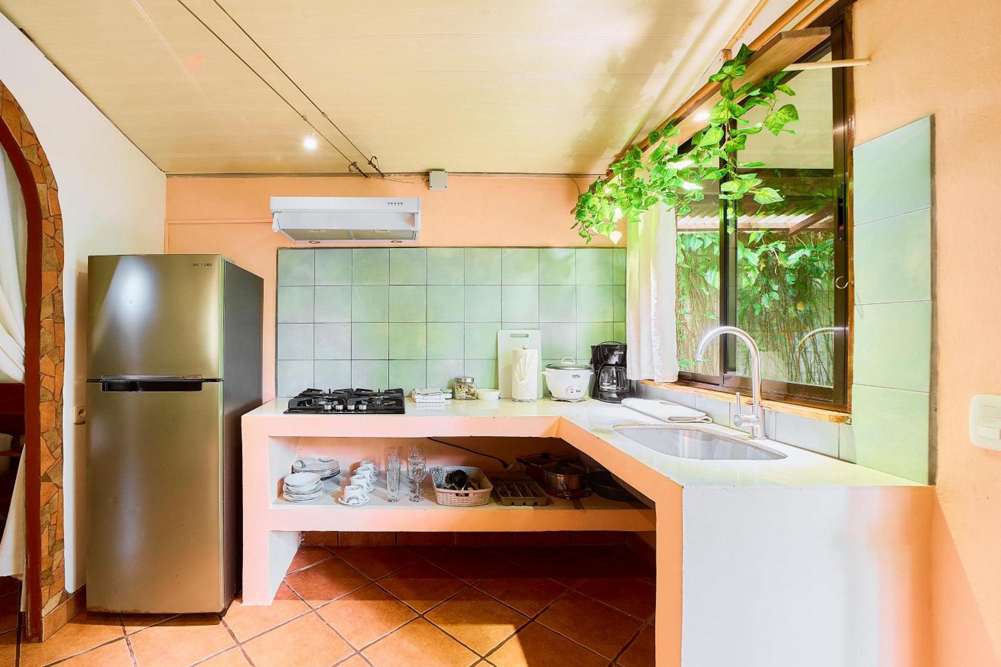 Cabinas Montesol Puerto Viejo de Talamanca Εξωτερικό φωτογραφία