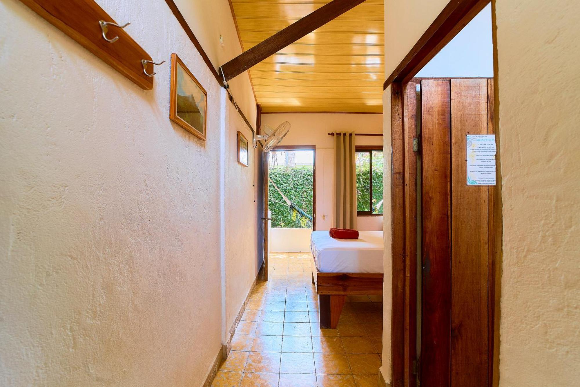 Cabinas Montesol Puerto Viejo de Talamanca Εξωτερικό φωτογραφία